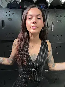 Snapshot of VeroJenkins_ chatting on May 2026 01:40:01 PM VeroJenkins online show from May 2026 01:40:01 PM