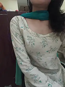 Snapshot of zoya_baby_ chatting on July 2026 03:32:01 PM zoya baby online show from July 2026 03:32:01 PM