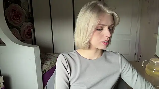 ScarlettRosy online show from June 2026 04:39:01 AM