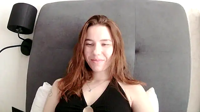Snapshot of PollyStix chatting on May 2026 10:55:02 AM PollyStix online show from May 2026 10:55:02 AM