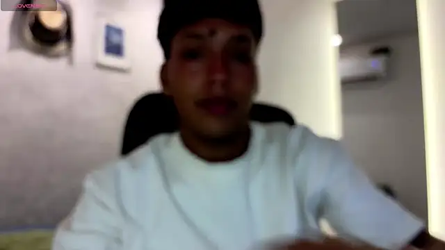 Snapshot of Brad_bonnet_ chatting on May 2026 12:22:02 PM Brad bonnet online show from May 2026 12:22:02 PM