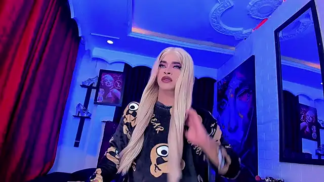 Mia Colucci25 online show from June 2026 11:10:01 PM