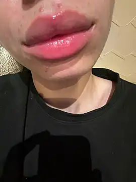 hotlips2026 online show from May 2026 11:43:01 PM