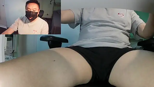 Snapshot of mrcake666 chatting on May 2026 12:45:02 PM mrcake666 online show from May 2026 12:45:02 PM