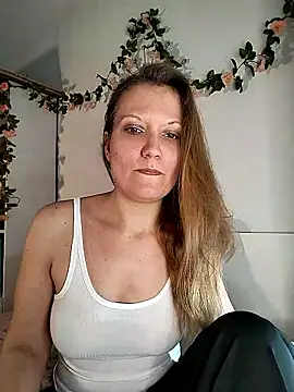 Snapshot of Candy_Cougar chatting on May 2026 06:52:01 AM Candy Cougar online show from May 2026 06:52:01 AM