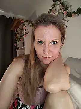 Snapshot of Candy_Cougar chatting on June 2026 06:52:02 AM Candy Cougar online show from June 2026 06:52:02 AM