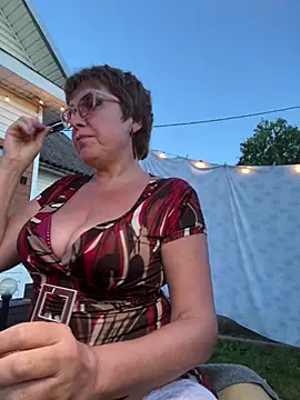 Snapshot of bettybutter_ chatting on August 2026 06:50:01 PM bettybutter online show from August 2026 06:50:01 PM