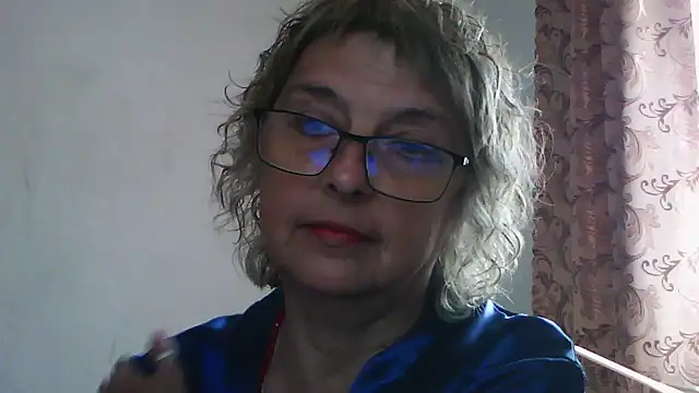 Snapshot of ElizabethGorden chatting on June 2026 06:18:01 AM ElizabethGorden online show from June 2026 06:18:01 AM