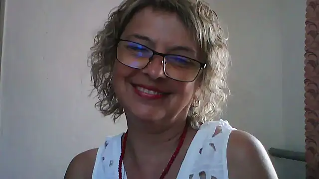 Snapshot of ElizabethGorden chatting on June 2026 07:14:02 AM ElizabethGorden online show from June 2026 07:14:02 AM
