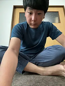 Snapshot of YuuYuu_010 chatting on June 2026 08:53:01 PM YuuYuu 010 online show from June 2026 08:53:01 PM