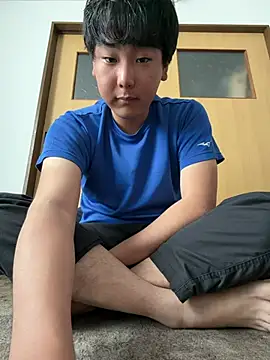 Snapshot of YuuYuu_010 chatting on June 2026 09:39:02 PM YuuYuu 010 online show from June 2026 09:39:02 PM