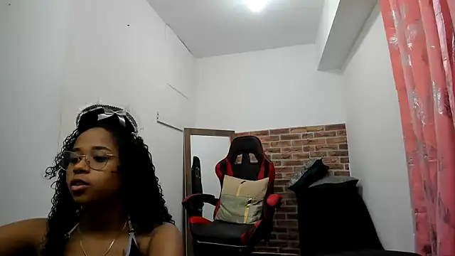 Snapshot of wizarpamela chatting on May 2026 08:05:01 PM wizarpamela online show from May 2026 08:05:01 PM