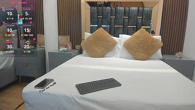 Snapshot of Dulce_Glamor_ chatting on June 2026 11:24:02 AM Dulce Glamor online show from June 2026 11:24:02 AM