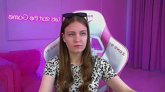 SofiaSarvains online show from May 2026 06:08:02 AM