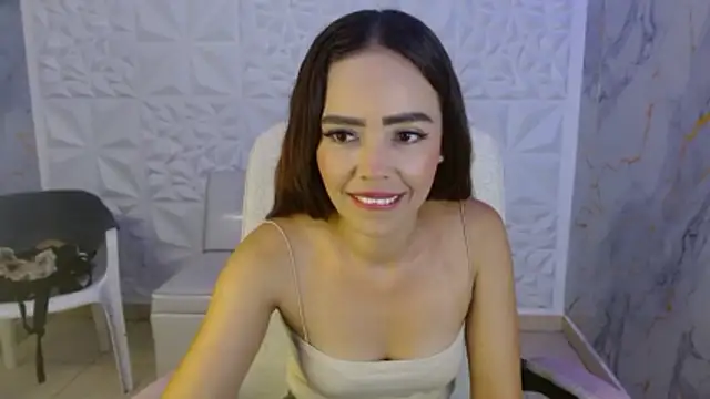 Snapshot of naomis_36 chatting on May 2026 01:52:01 PM naomis 36 online show from May 2026 01:52:01 PM