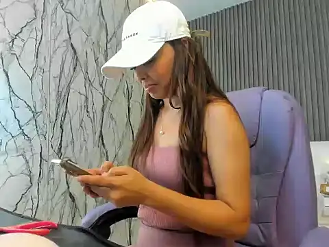 Snapshot of naomis_36 chatting on June 2026 02:08:02 PM naomis 36 online show from June 2026 02:08:02 PM