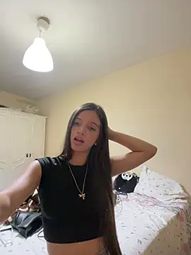 Snapshot of AriaRosse_ chatting on May 2026 11:43:01 PM AriaRosse online show from May 2026 11:43:01 PM