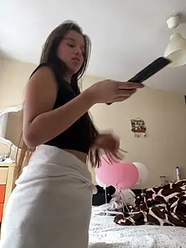 Snapshot of AriaRosse_ chatting on May 2026 01:17:02 PM AriaRosse online show from May 2026 01:17:02 PM