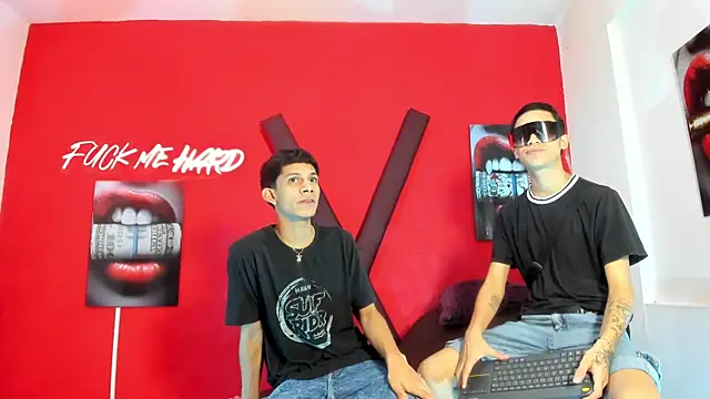 Snapshot of TWINKS_BOYSX chatting on June 2026 01:41:02 AM TWINKS BOYSX online show from June 2026 01:41:02 AM