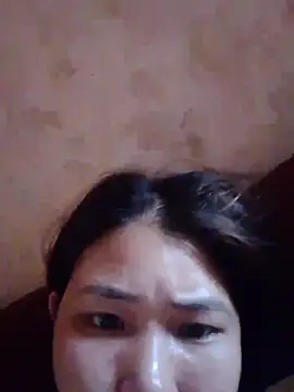 Snapshot of Linie22 chatting on May 2026 06:44:01 AM Linie22 online show from May 2026 06:44:01 AM