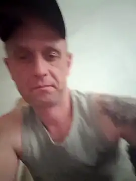 Snapshot of Marcin43w chatting on May 2026 01:05:02 PM Marcin43w online show from May 2026 01:05:02 PM