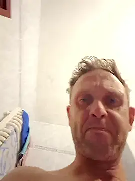 Snapshot of Marcin43w chatting on May 2026 08:05:02 PM Marcin43w online show from May 2026 08:05:02 PM