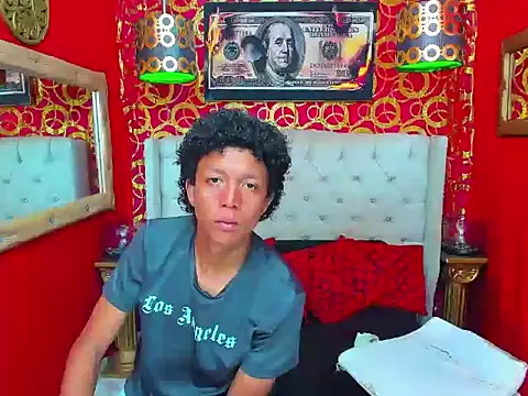 skinny20boy online show from May 2026 11:00:01 PM