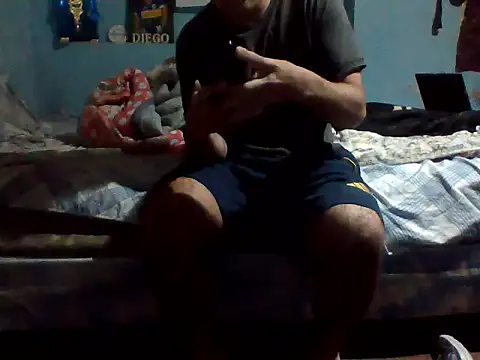 Snapshot of Martin106 chatting on May 2026 01:36:01 AM Martin106 online show from May 2026 01:36:01 AM