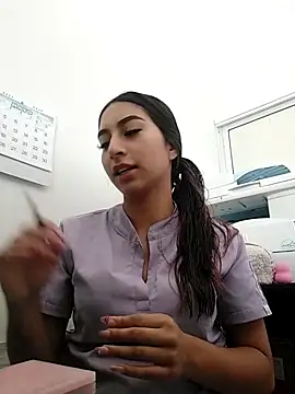 Snapshot of saray_outdoorss chatting on May 2026 02:58:02 PM saray outdoorss online show from May 2026 02:58:02 PM