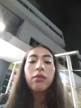 Snapshot of saray_outdoorss chatting on May 2026 11:55:02 PM saray outdoorss online show from May 2026 11:55:02 PM