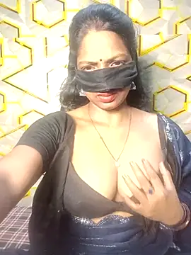 Snapshot of Juli_80 chatting on July 2026 06:07:01 PM Juli 80 online show from July 2026 06:07:01 PM