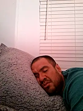 Snapshot of Almircorral2211 chatting on July 2026 07:32:02 AM Almircorral2211 online show from July 2026 07:32:02 AM