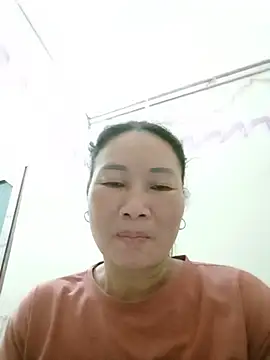 Snapshot of BlueGirlyeah chatting on May 2026 01:35:02 AM BlueGirlyeah online show from May 2026 01:35:02 AM