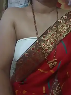 Snapshot of Komal_Bhabhi4u chatting on May 2026 01:03:01 AM Komal Bhabhi4u online show from May 2026 01:03:01 AM