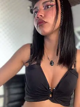 Snapshot of AntonellaCooper_Pink chatting on May 2026 07:12:01 PM AntonellaCooper Pink online show from May 2026 07:12:01 PM