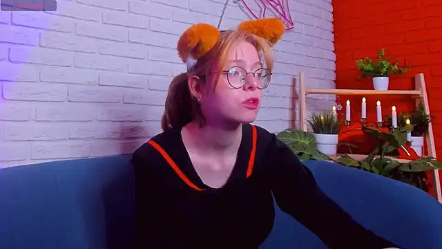 Snapshot of FoxxyyPolly chatting on June 2026 05:49:01 AM FoxxyyPolly online show from June 2026 05:49:01 AM
