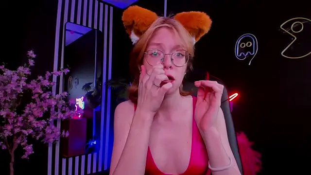 Snapshot of FoxxyyPolly chatting on June 2026 05:39:02 AM FoxxyyPolly online show from June 2026 05:39:02 AM