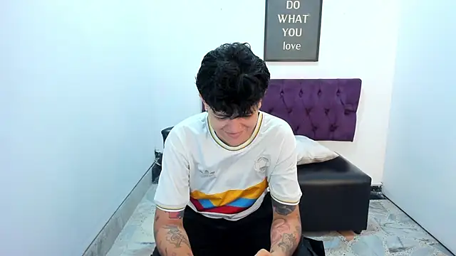 Favpussyboy online show from May 2026 11:04:01 AM