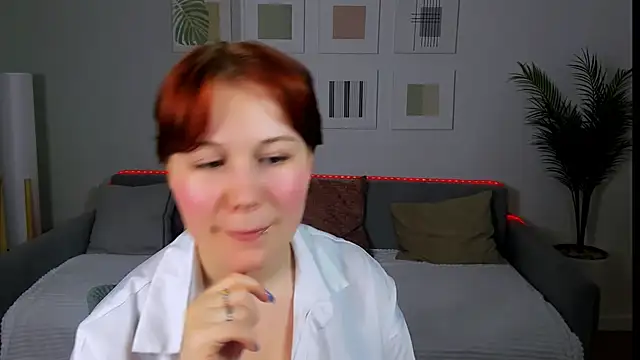 MiaLacrice online show from May 2026 07:22:02 PM