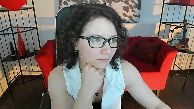 Snapshot of AureliaGleam chatting on May 2026 09:03:02 AM AureliaGleam online show from May 2026 09:03:02 AM