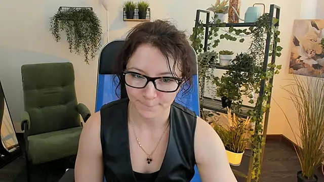Snapshot of AureliaGleam chatting on May 2026 04:29:02 AM AureliaGleam online show from May 2026 04:29:02 AM