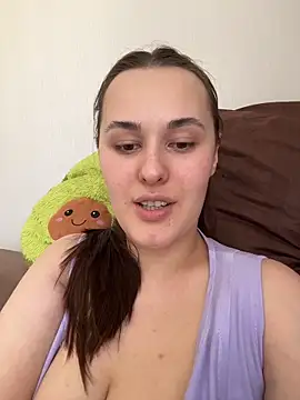 Snapshot of Queen_Monica_ chatting on May 2026 06:40:01 AM Queen Monica online show from May 2026 06:40:01 AM