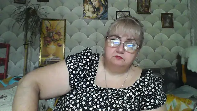 Snapshot of MarinaFarina53 chatting on July 2026 06:30:01 AM MarinaFarina53 online show from July 2026 06:30:01 AM