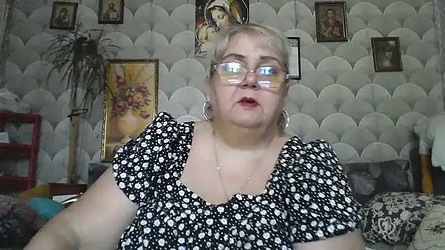 Snapshot of MarinaFarina53 chatting on July 2026 07:23:02 AM MarinaFarina53 online show from July 2026 07:23:02 AM