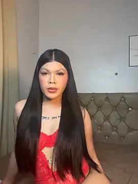 DanikaLovve online show from May 2026 12:32:01 PM