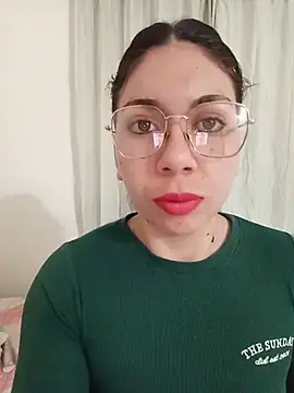 Snapshot of Mia_essence chatting on June 2026 12:05:02 PM Mia essence online show from June 2026 12:05:02 PM