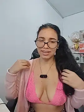 alanahot94 online show from June 2026 01:59:01 PM