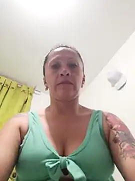 Snapshot of Vely_ chatting on July 2026 02:25:01 AM Vely online show from July 2026 02:25:01 AM