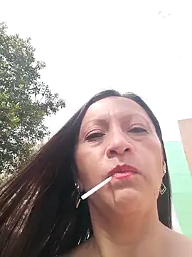 Snapshot of Vely_ chatting on July 2026 08:14:01 PM Vely online show from July 2026 08:14:01 PM