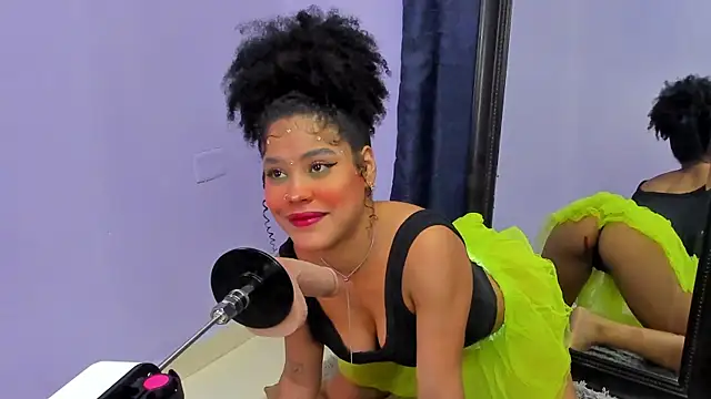Snapshot of sharonbombo chatting on May 2026 01:56:02 AM sharonbombo online show from May 2026 01:56:02 AM